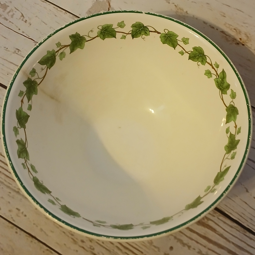 Harker Hotoven Vintage Green Ivy Bowl